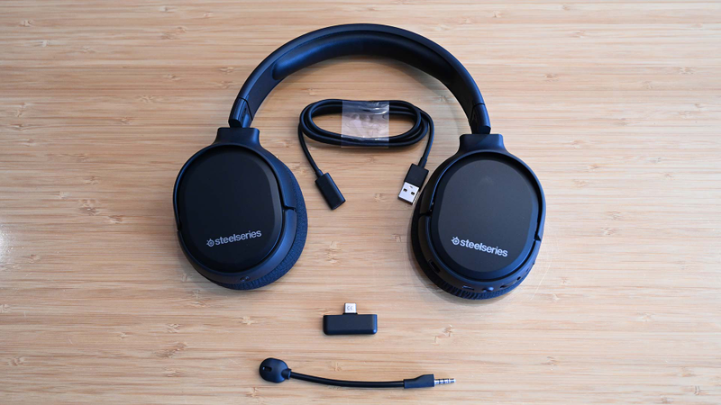 Here’s everything that comes with the Arctis 1 Wireless (aside from a spare 3.5mm cable).